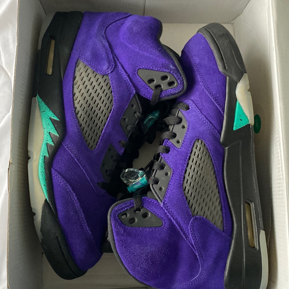Jordan retro 5 “Alternative grape”